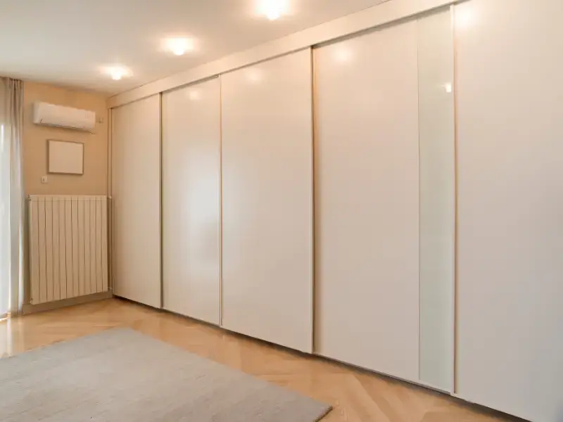 duvardan duvara elbise dolabı